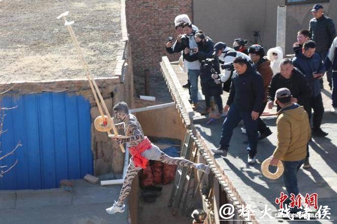 青海古村“於菟”跃古堡 祈福新年平安 青海古村“於菟”跃古堡 祈福新年平安