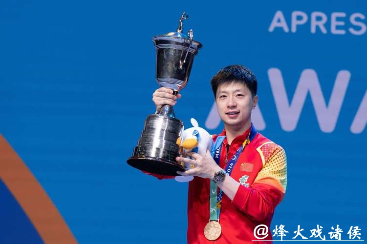 37岁马龙解下湿透黑布带鞠躬致意,全场起立——只为一件事:用3842米跑动征服樊振东 37岁马龙解下湿透黑布带鞠躬致意,全场起立——只为一件事:用3842米跑动征服樊振东